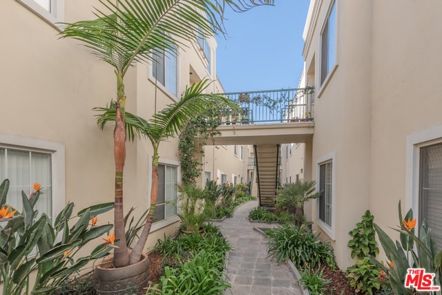 Foto del edificio - 4343 Ventura Canyon Ave