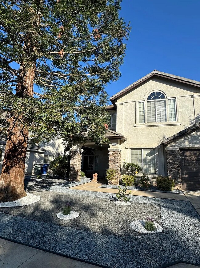 Foto del edificio - Beautiful Four Bedroom Home in Clovis North School District!