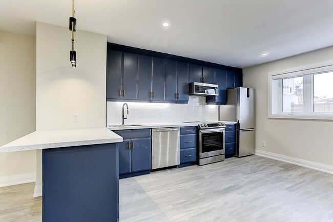 Building Photo - 2071 Keele St