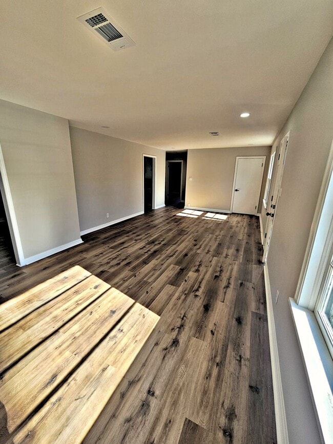 Building Photo - ***MOVE IN SPECIAL***HOUSE FOR RENT - HARTSELLE