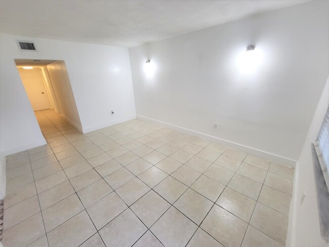 Building Photo - 9100 SW 95th Ave