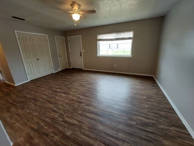 Foto del edificio - 301 N Louisiana St