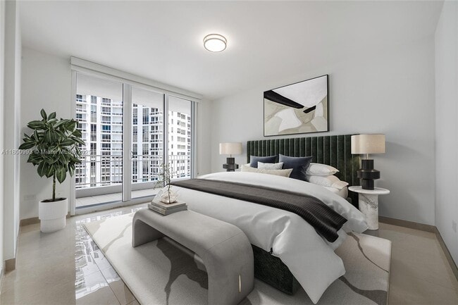 Building Photo - 801 Brickell Key Blvd