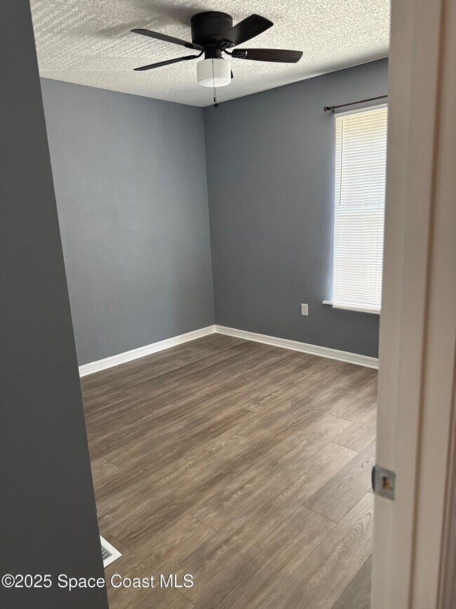 Foto del edificio - 1300 Arlington Ln NE
