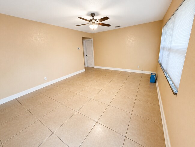 Foto del edificio - 740 Aspen Rd