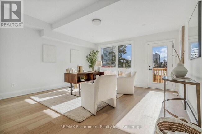 Building Photo - 138 East St