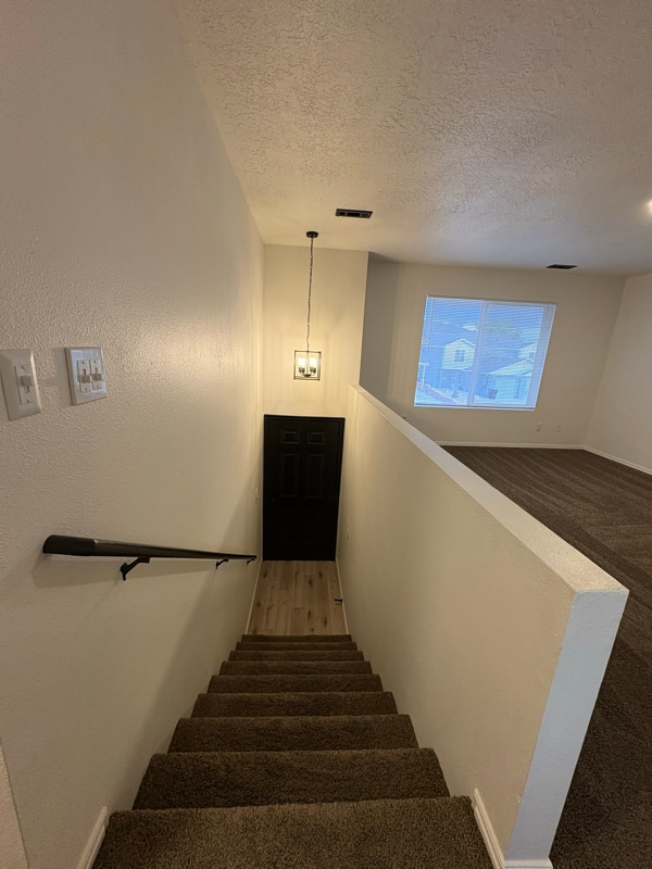 Building Photo - 113 W Sunset Dr