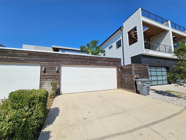 Building Photo - 4215 Roseland Ave