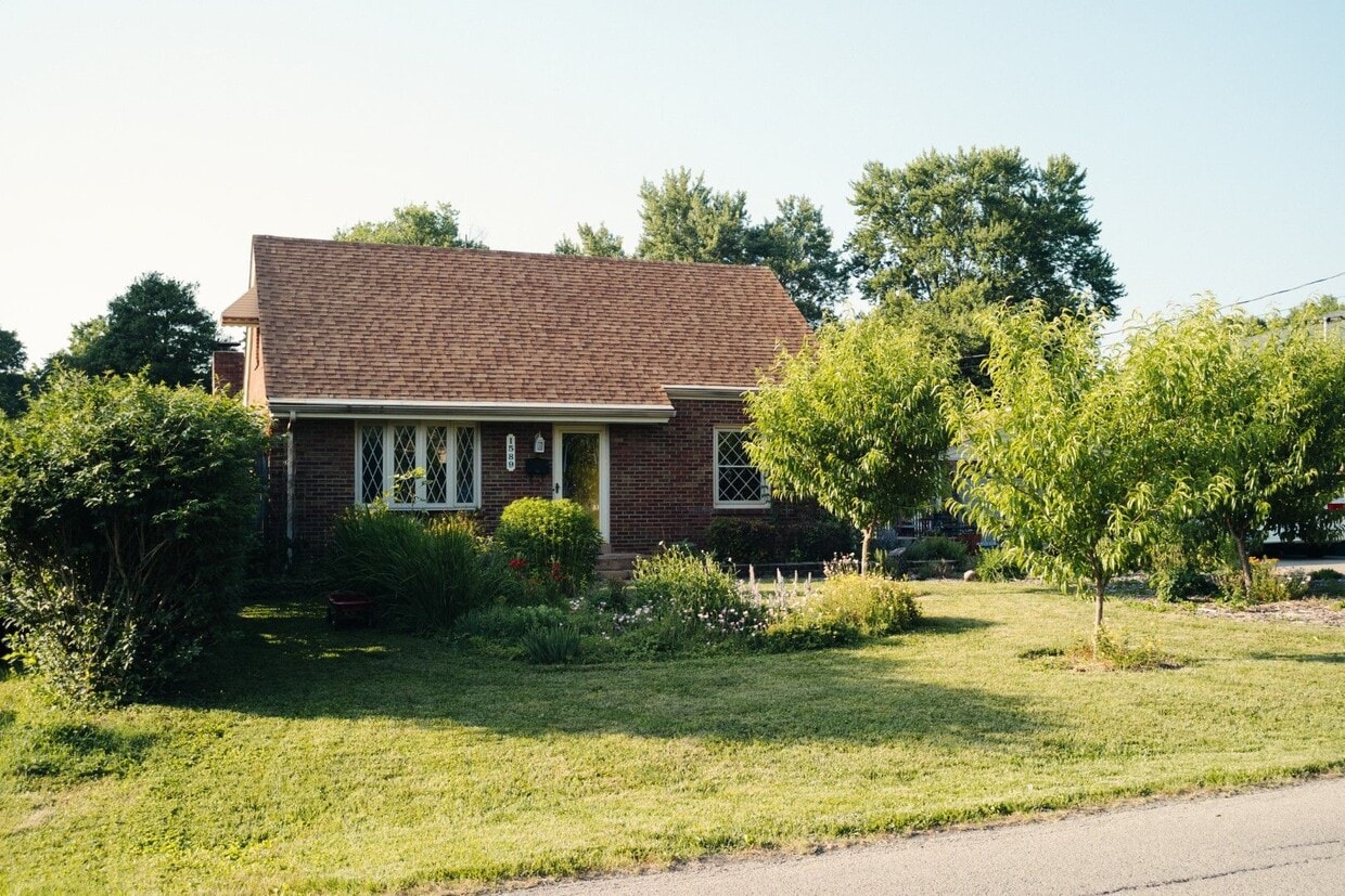 1589 Cooper Ave, Louisville, KY 40219 House Rental in Louisville, KY