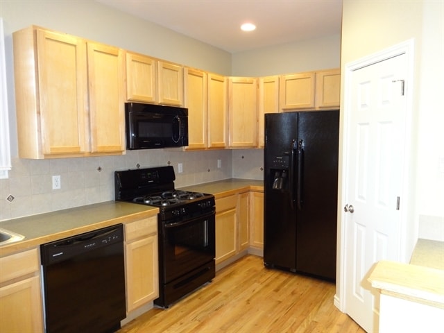 Building Photo - 439 Longspur Dr