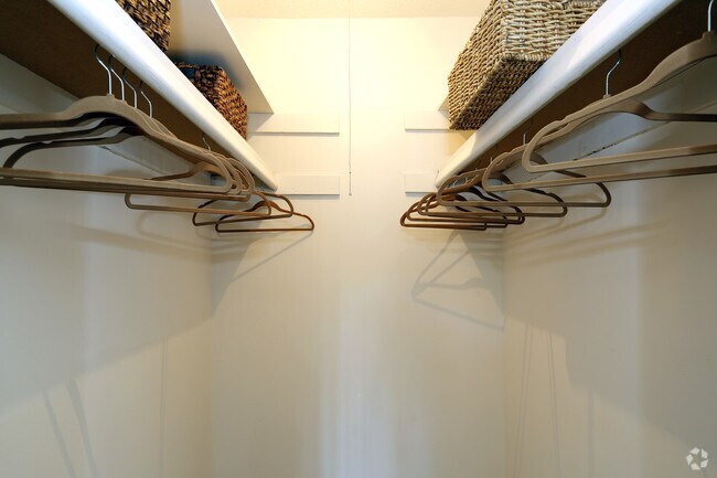 2 habitaciones, 2 baños - 1000 pies cuadrados - KRC Chester Place
