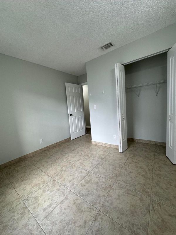 Foto del edificio - 4583 Arthur St