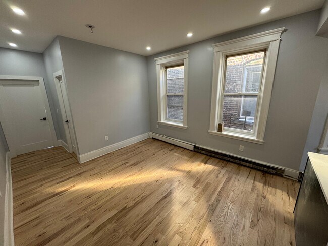 Foto del edificio - 89 Bostwick Ave