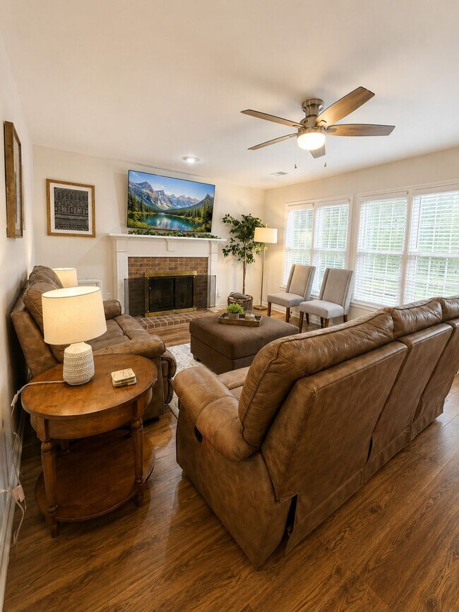 Foto del edificio - 10300 Rougemont Ln