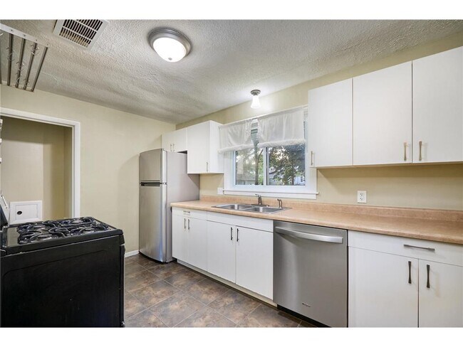 Foto del edificio - 1090 11th Ave SE