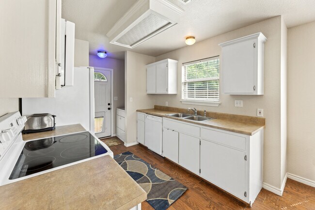 Building Photo - 123 Bolero Way
