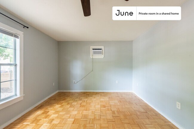 Foto del edificio - Room in Shared 3 bed/2 bath home