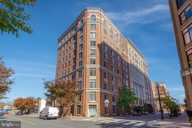 Building Photo - 1205 N Garfield St