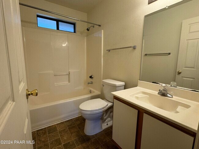 Building Photo - 3284 N Greg Dr
