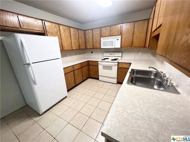 Building Photo - 2709 Lucille Dr