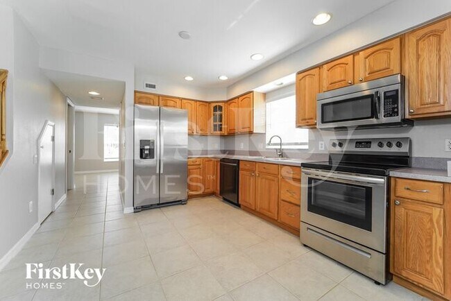 Building Photo - 3863 Atwater Dr