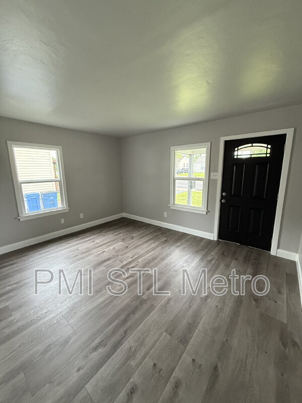 Building Photo - 8051 Airport Rd
