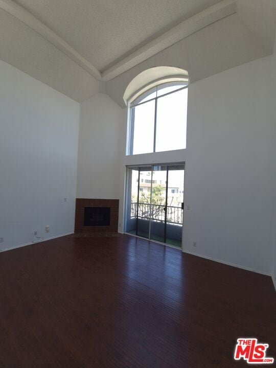 Building Photo - 1529 S Bundy Dr