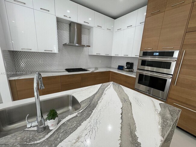Foto del edificio - 8283 NW 44th St