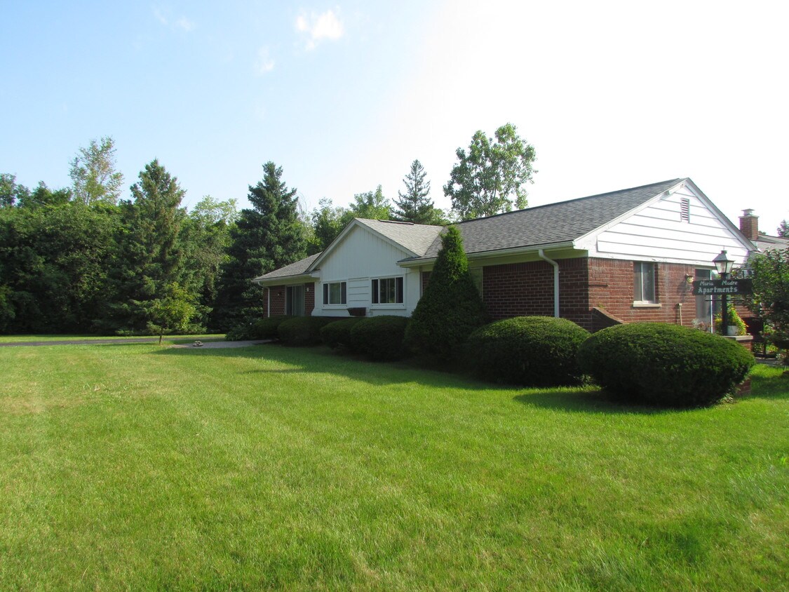 Primary Photo - 22000 Beck Rd