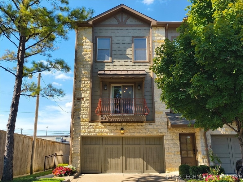 Primary Photo - 1331 E 41st Pl