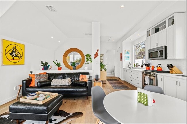 Foto del edificio - 1608 Ravey St