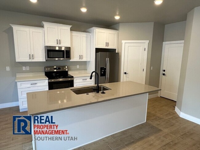 Building Photo - $500 Off First Month's Rent