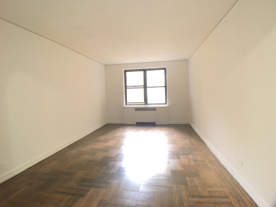 690 Fort Washington Ave Unit 3C2, New York, NY 10040 Room for Rent