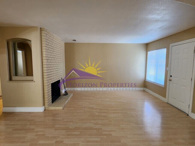 Foto del edificio - Open 4 Bed 2 Bath 1,660 Sq. Ft. in Citrus ...