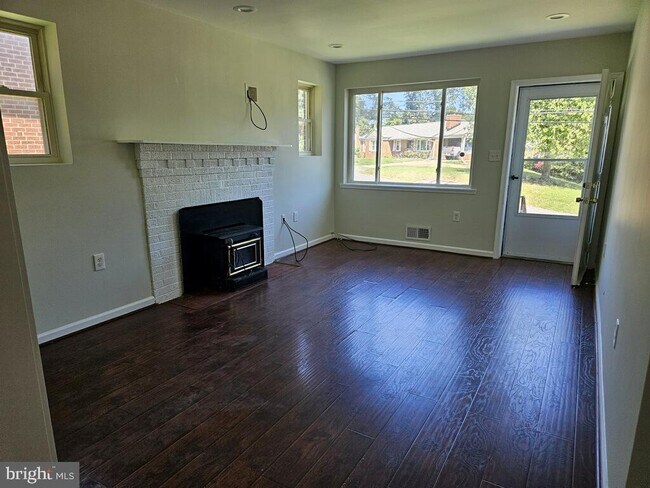 Building Photo - 3733 Portal Ave