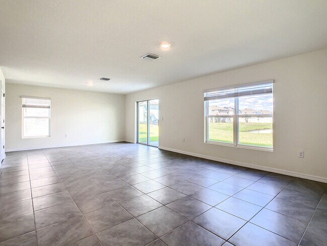 Foto del edificio - Like New Home For Rent in Creek Preserve