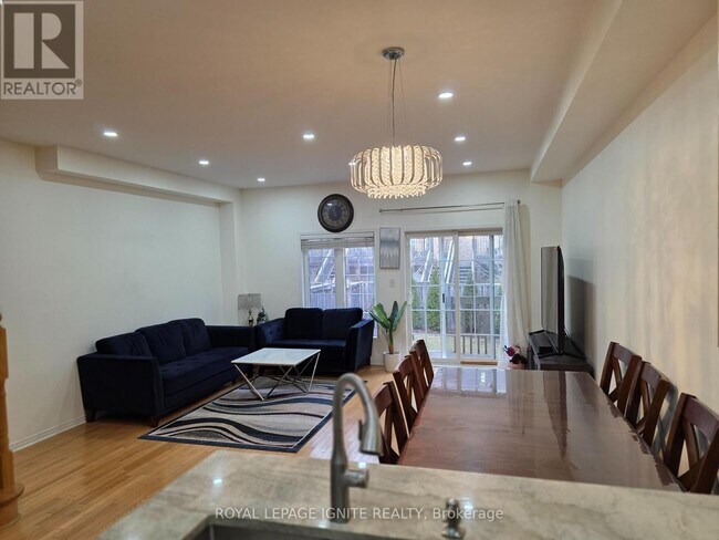 Photo du bâtiment - 5183 Angel Stone Dr