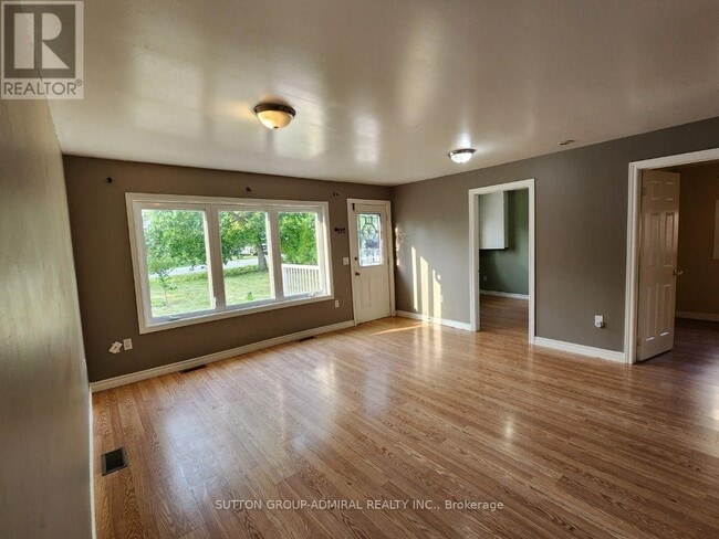 Photo du bâtiment - 141 Silas Blvd