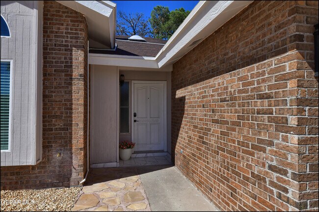 Foto del edificio - 609 Bristol Dr