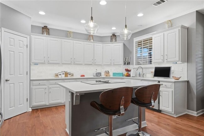 Building Photo - 1737 Kinsmon Cove