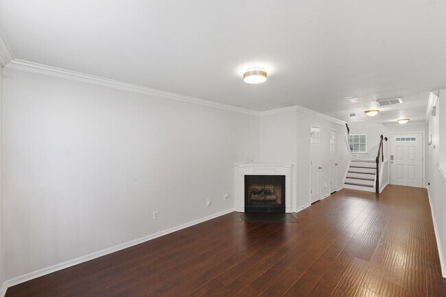Building Photo - Your Dream Charlotte Townhome Awaits – 2BR...
