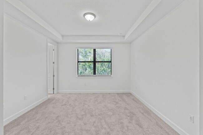 Building Photo - 4291 Lantana Rd