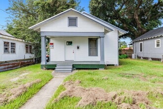 Building Photo - 206 Hobson St