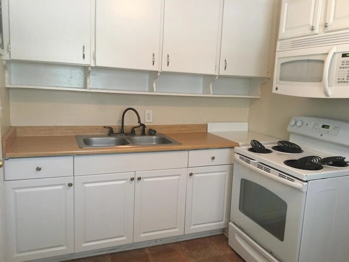 Foto principal - Beautiful 2 Bedroom 1 Bathroom Home with S...