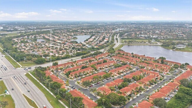 Foto del edificio - 16061 NW 24th St