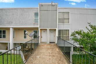 Building Photo - 781 Country Pl Dr