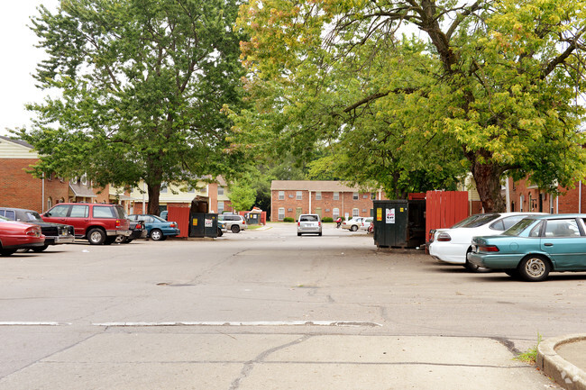 Foto del edificio - Trailbridge Townhomes