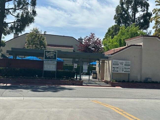 Foto del edificio - $500 OFF FIRST MONTH'S RENT! Evergreen Vil...