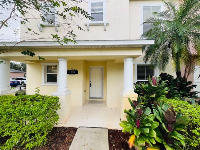 Building Photo - 1531 Par Ct