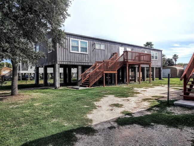 Building Photo - 4615 Heron St